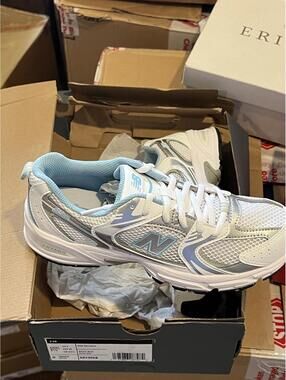 New Balance 530 Junior white and blue size 5.5